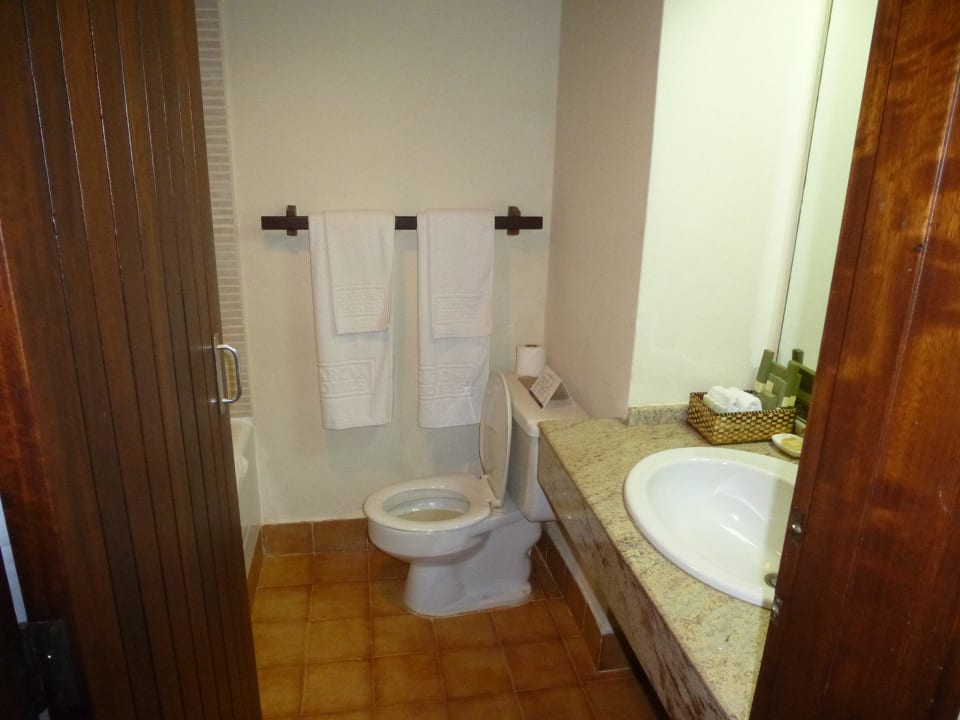 Badezimmer der Suite Taita Hills Safari Resort & Spa