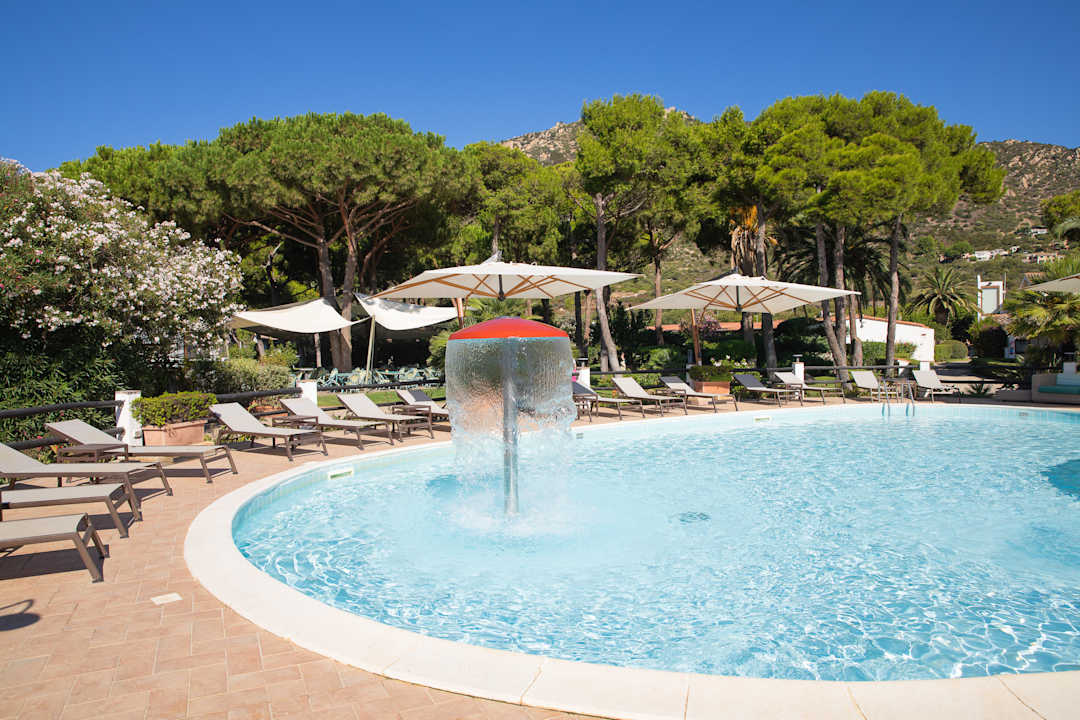 Pool Cormoran Hotel & Residence