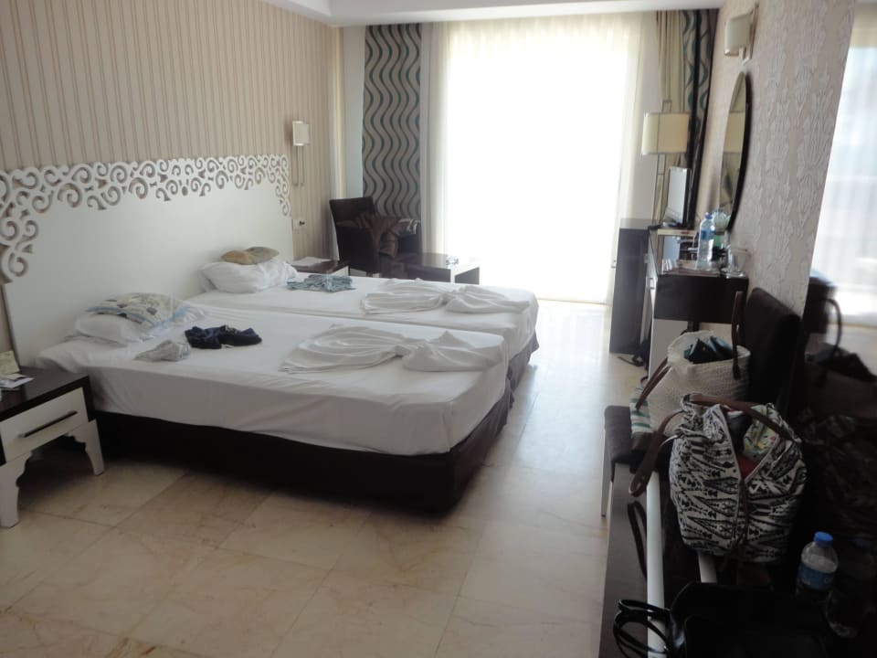 Zimmer im renovierten Bungalow Horus Paradise Luxury Resort & Club