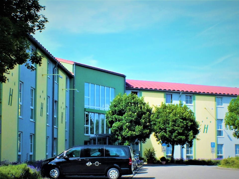 Außenansicht Highway Hotel