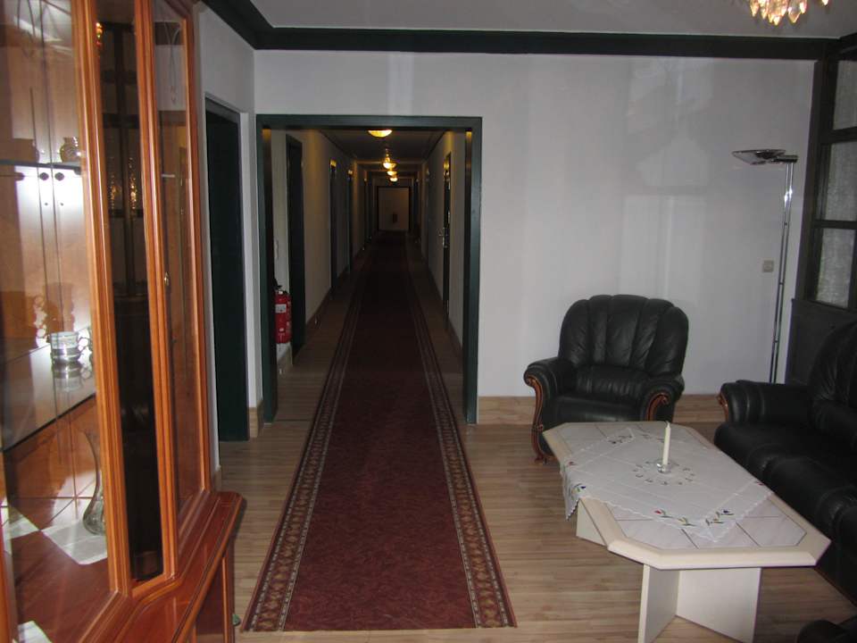 Flur zu den Zimmern 1. OG Hotel Katzenstein