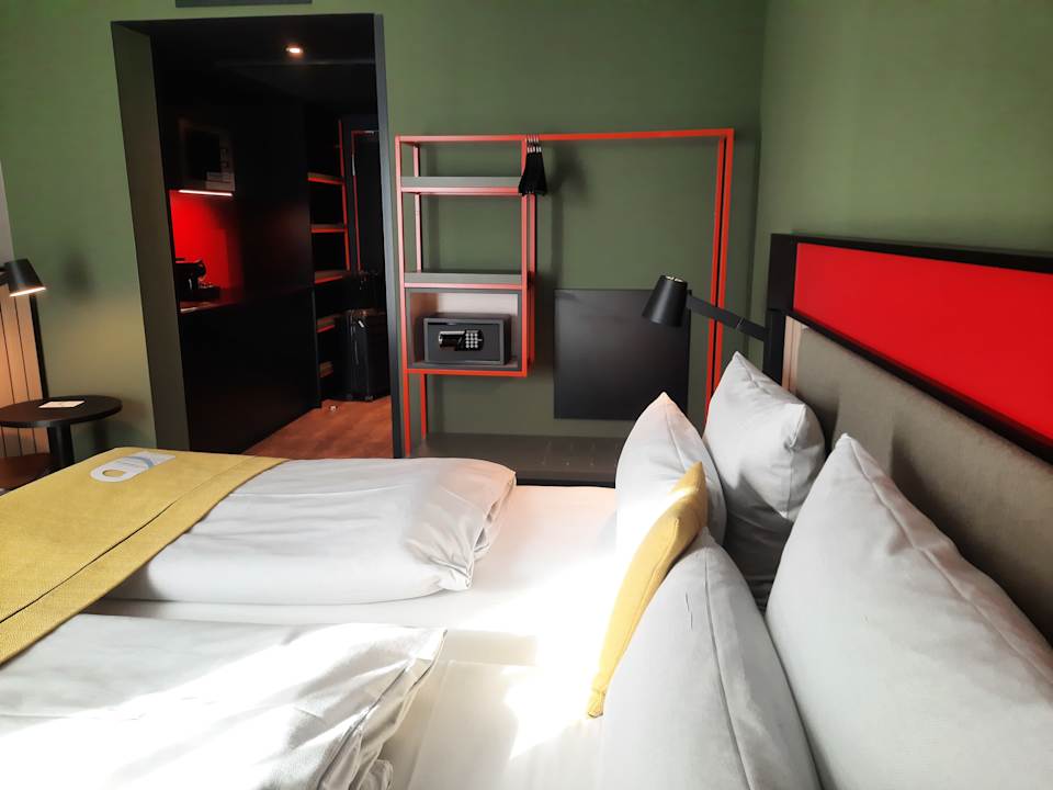 Zimmer Holiday Inn - the niu, Amity Potsdam