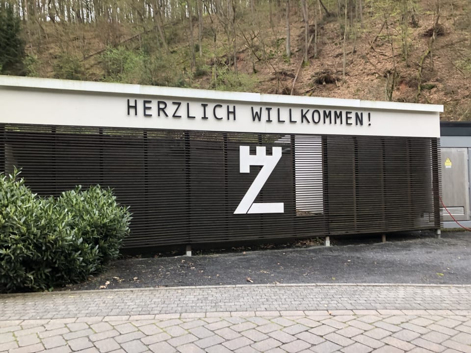 Außenansicht Hotel Zugbrücke Grenzau