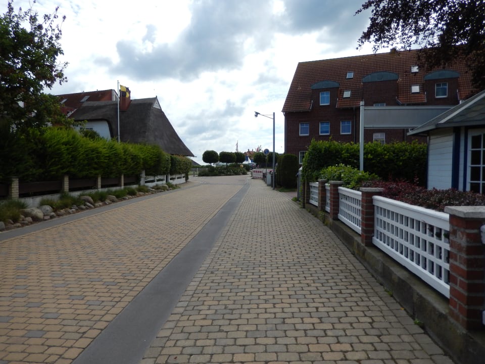 Weg zur Promenade Haus Miramar