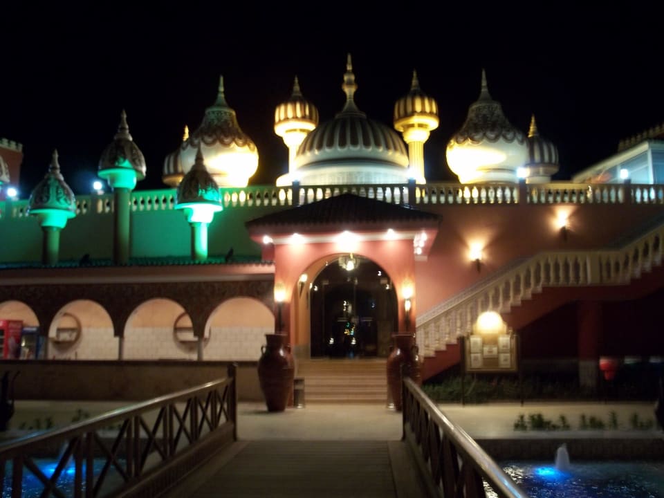 Sehr schön am Abend Pickalbatros Alf Leila Wa Leila Resort - Neverland Hurghada