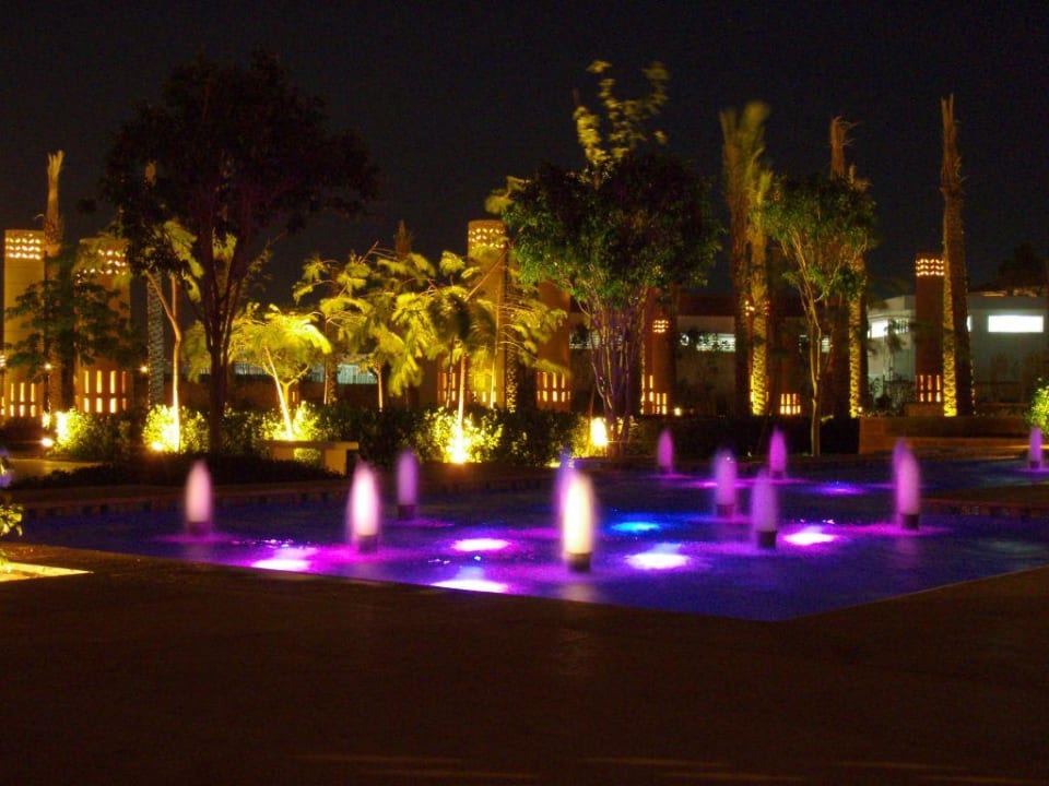 Beleuchtete Wasserspiele Hotel Blue Reef