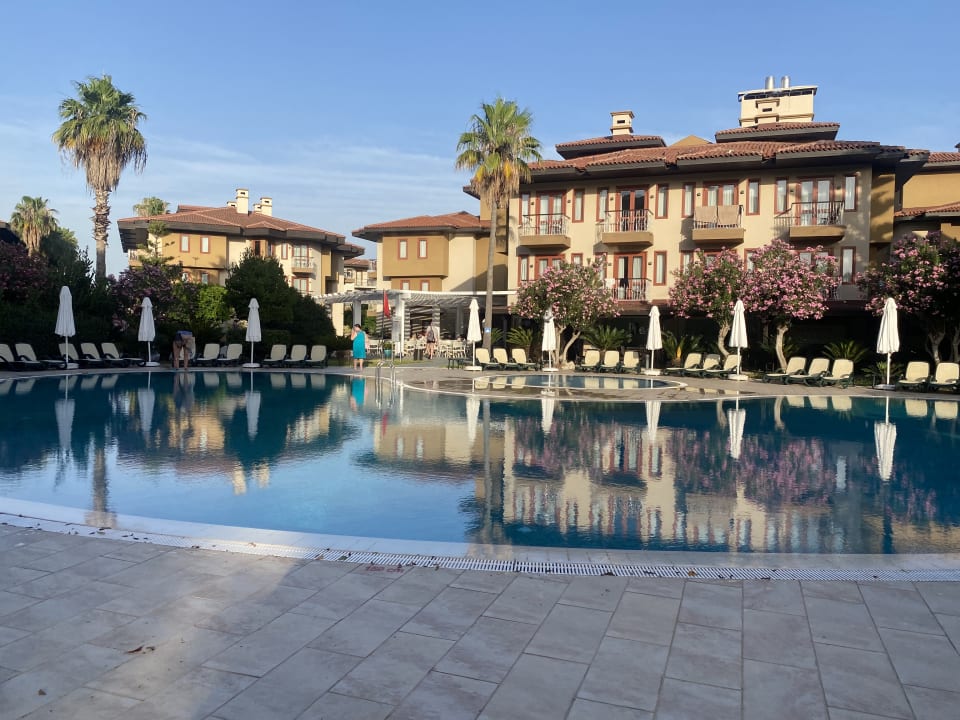 Pool Club Grand Side