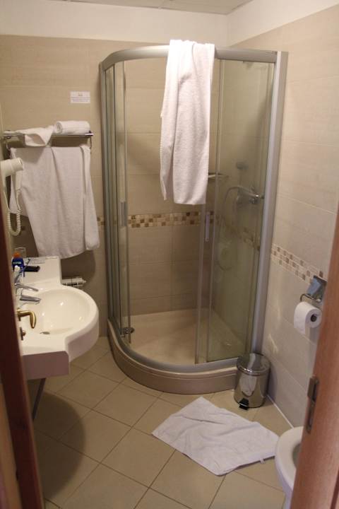 Душ Hotel Riverside