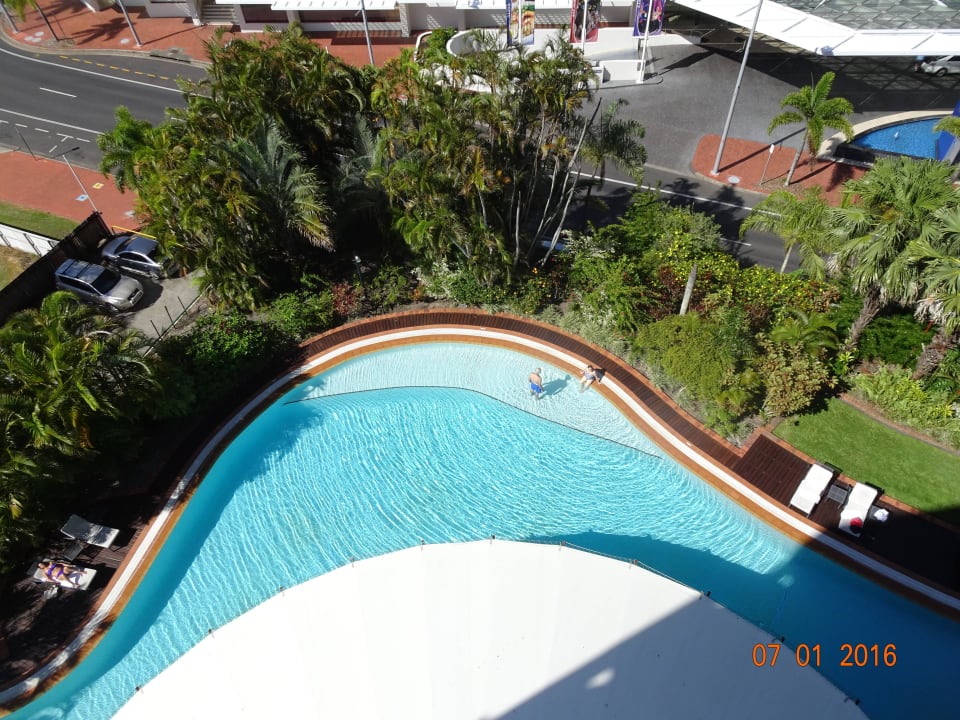 Teil des Hotelpools von oben Hilton Cairns