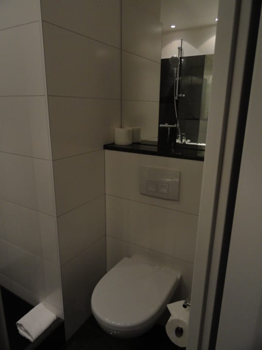 Bad Zimmer 234 Motel One Köln Waidmarkt