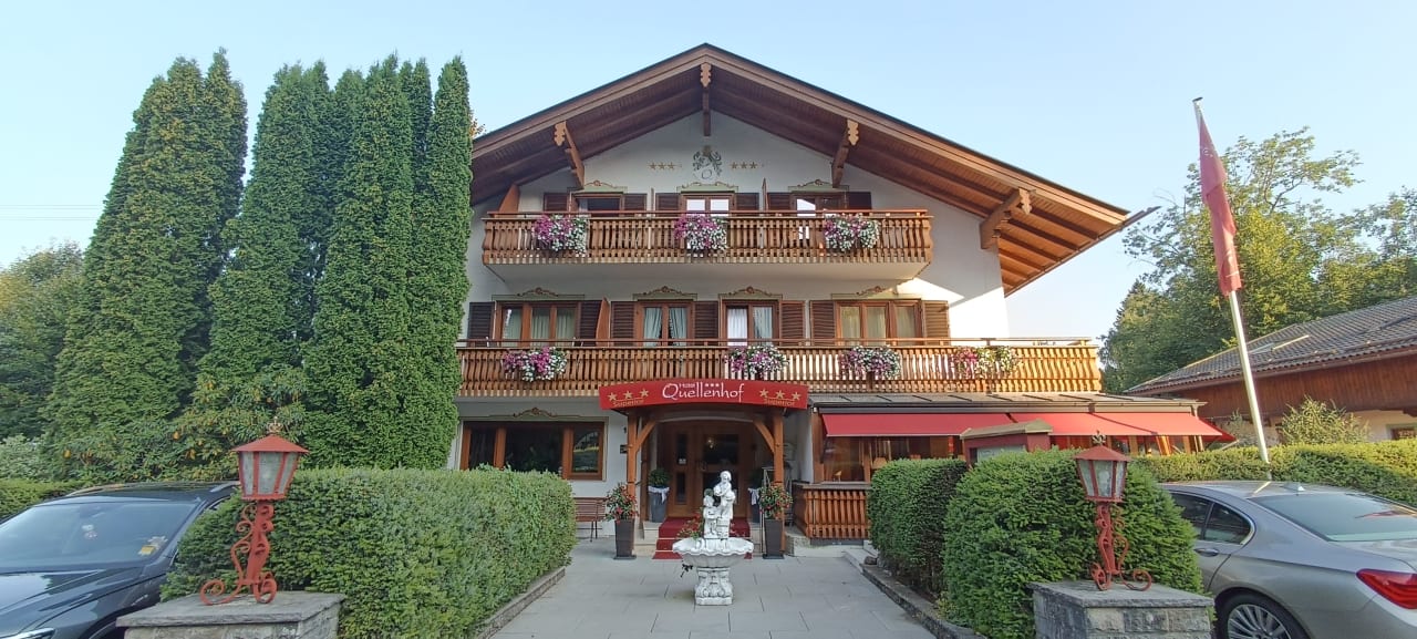 Außenansicht Hotel Quellenhof