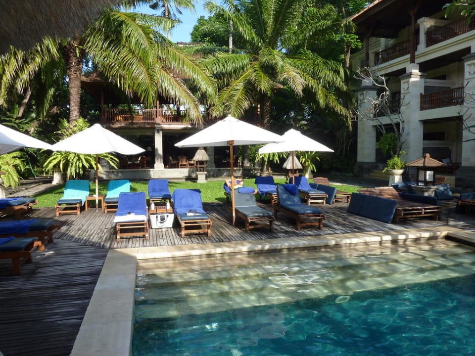 Poolanlage vom Club-Bereich Puri Santrian