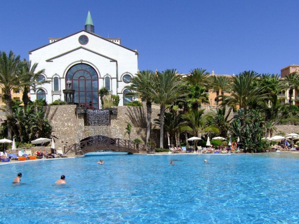 Der Poolbereich vom Hotel R2 Rio Calma Hotel & Spa & Conference