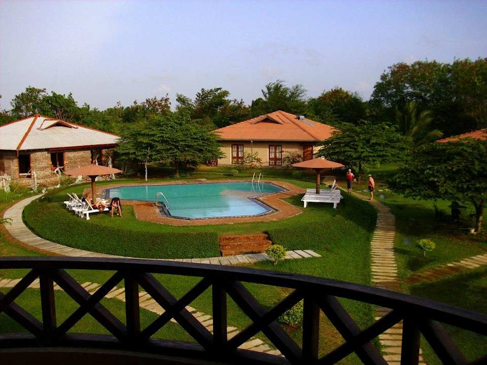 Pool Hibiscus Garden Hotel