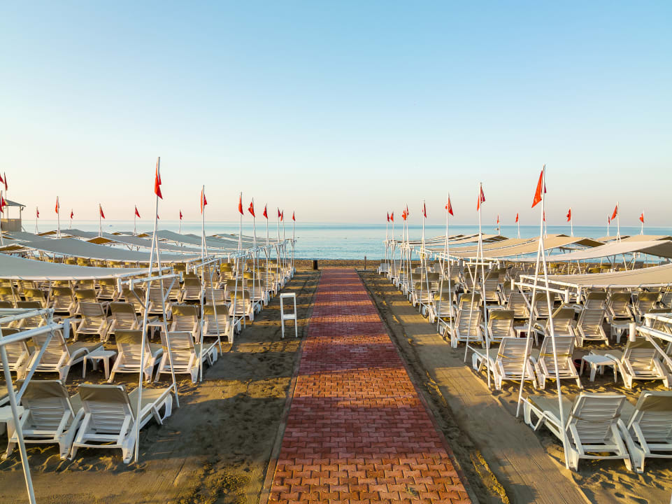 Strand Grand Park Lara Hotel