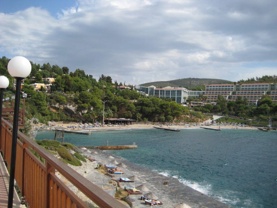 Vom anderen Ende der Bucht Hotel Pine Bay Holiday Resort