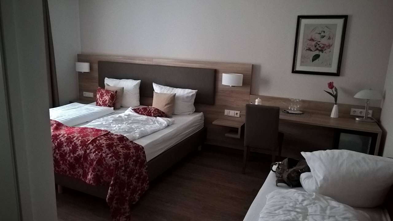 Doppelbett und Schlafcouch Hotel Löhr