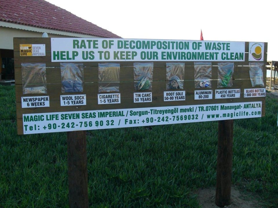 Hinweis auf Sauberkeit am Strand Monachus Family Resort Sorgun