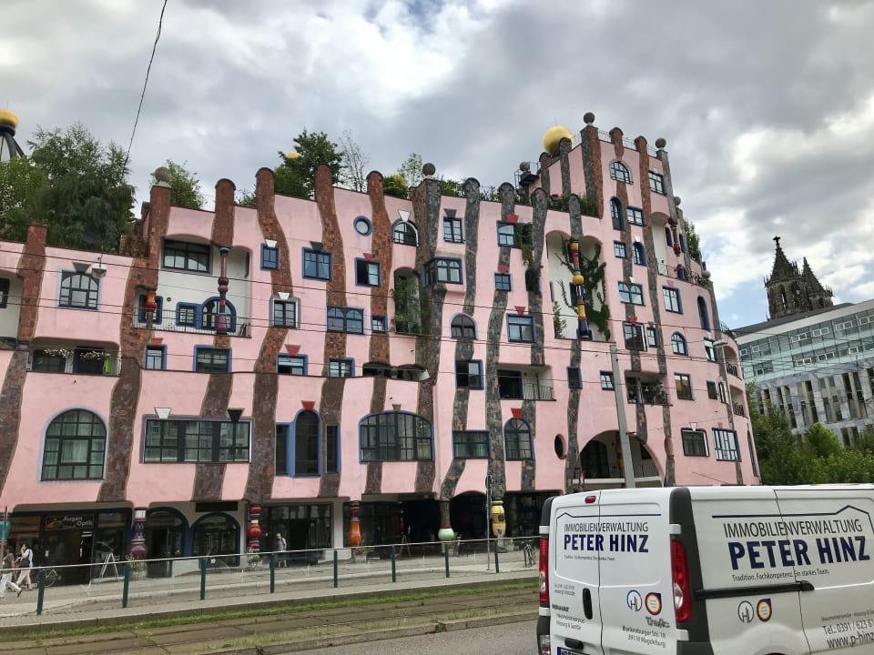 Außenansicht Motel One Magdeburg