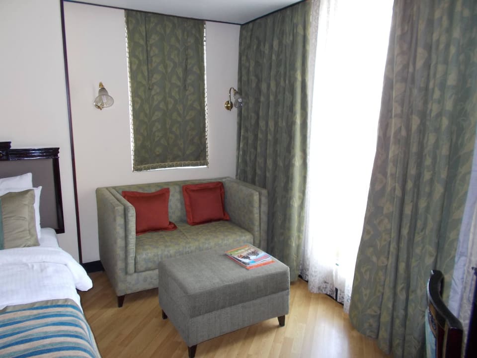 Sitzecke mit Meerblick The Gateway Hotel Marine Drive Ernakulam