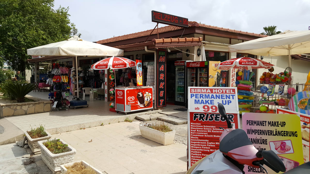 Außenansicht Hotel Sirma