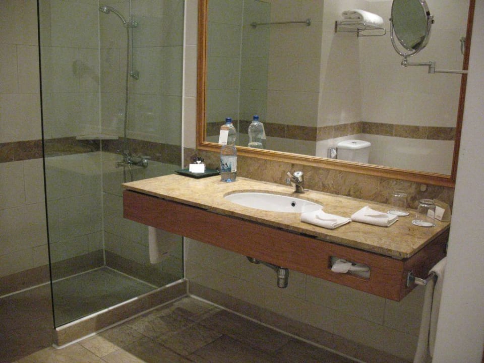 Badezimmer Mövenpick Resort & Spa El Gouna