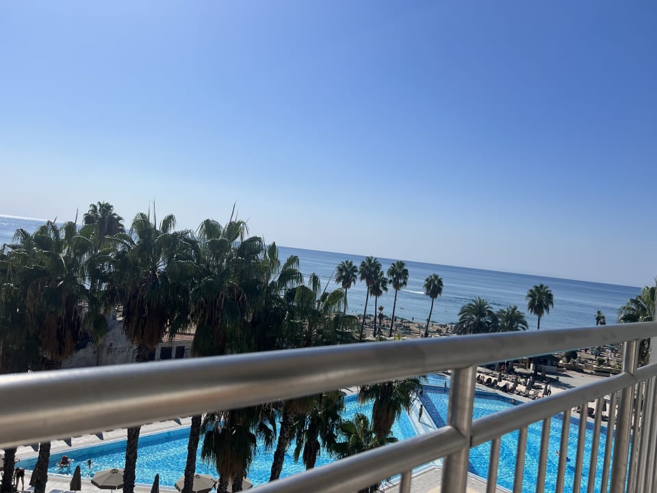 Zimmer Adora Hotel & Resort