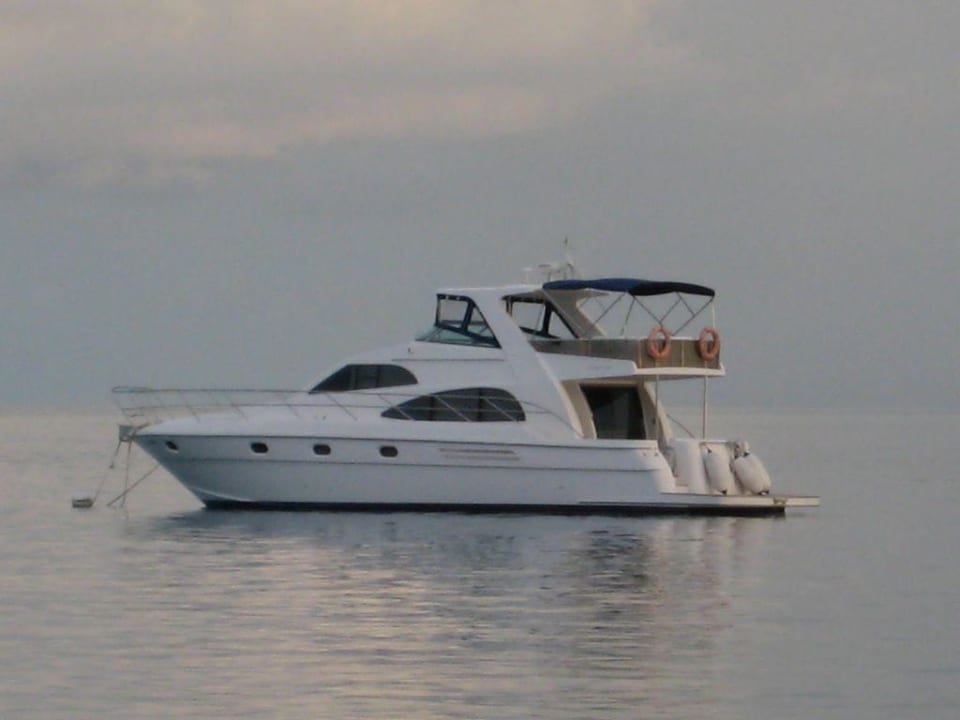 Hoteleigene Yacht Conrad Maldives Rangali Island