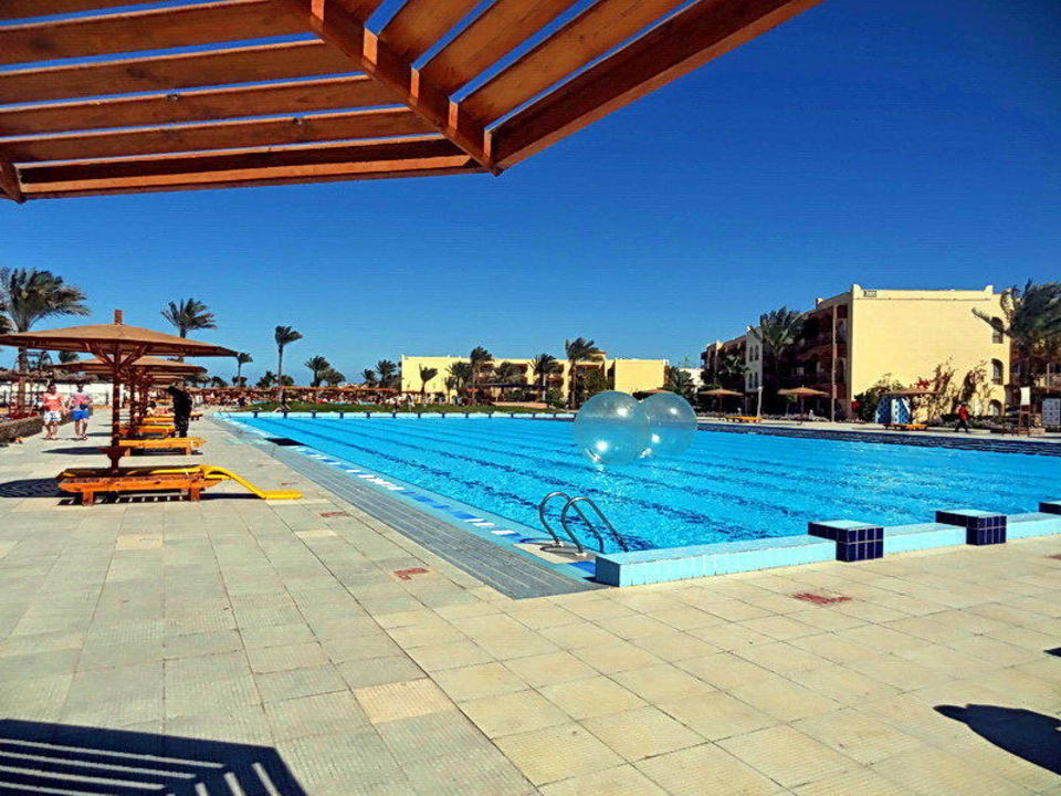 Und noch ein Pool Desert Rose