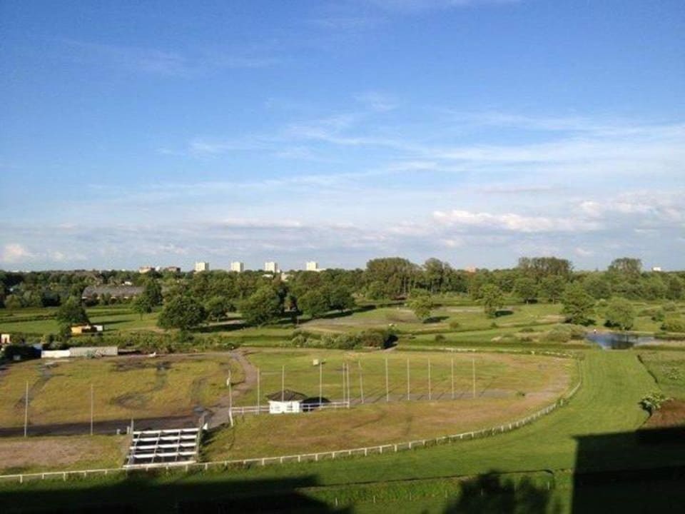 Blick zur Rennbahn vom DZ aus NH Hamburg Horner Rennbahn