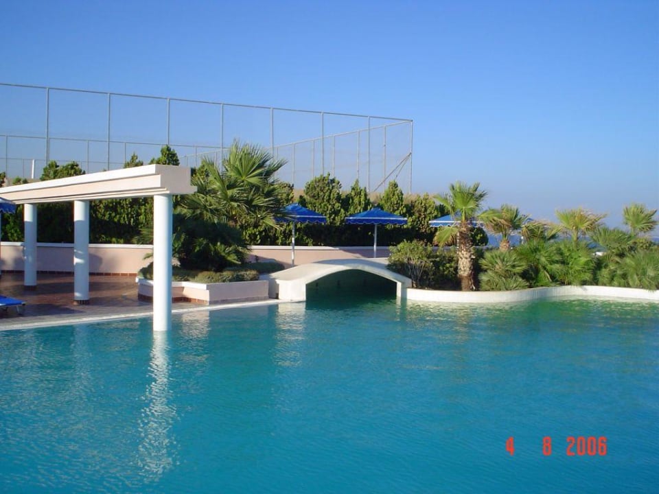 Oberer Pool und Tennisanlage Mitsis Rodos Village