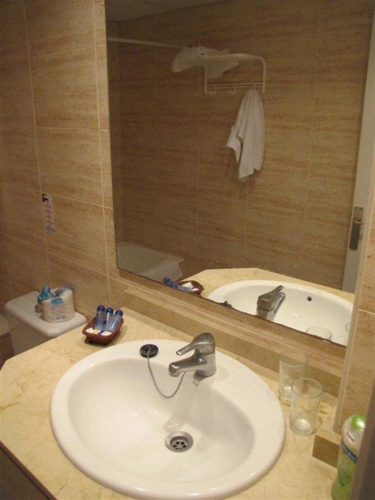 Blick ins Bad Aparthotel Houm Plaza Son Rigo