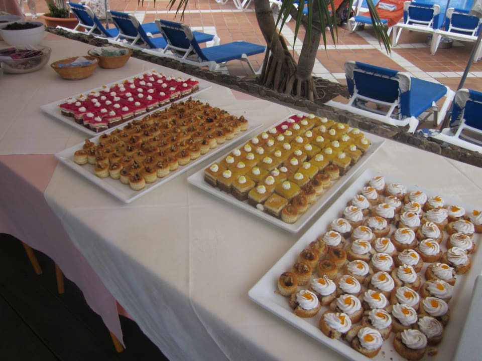 Kuchenbuffet R2 BUGANVILLA Hotel & Spa