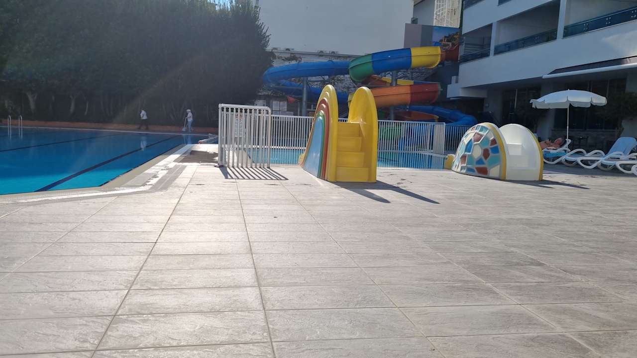 Pool Avena Resort & Spa