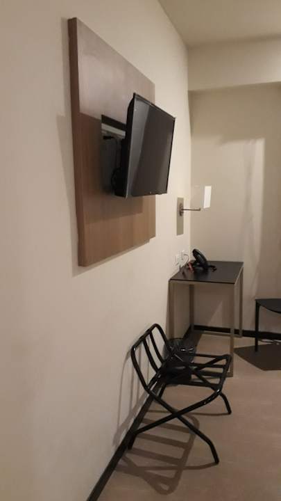 Zimmer Arawi Miraflores Express