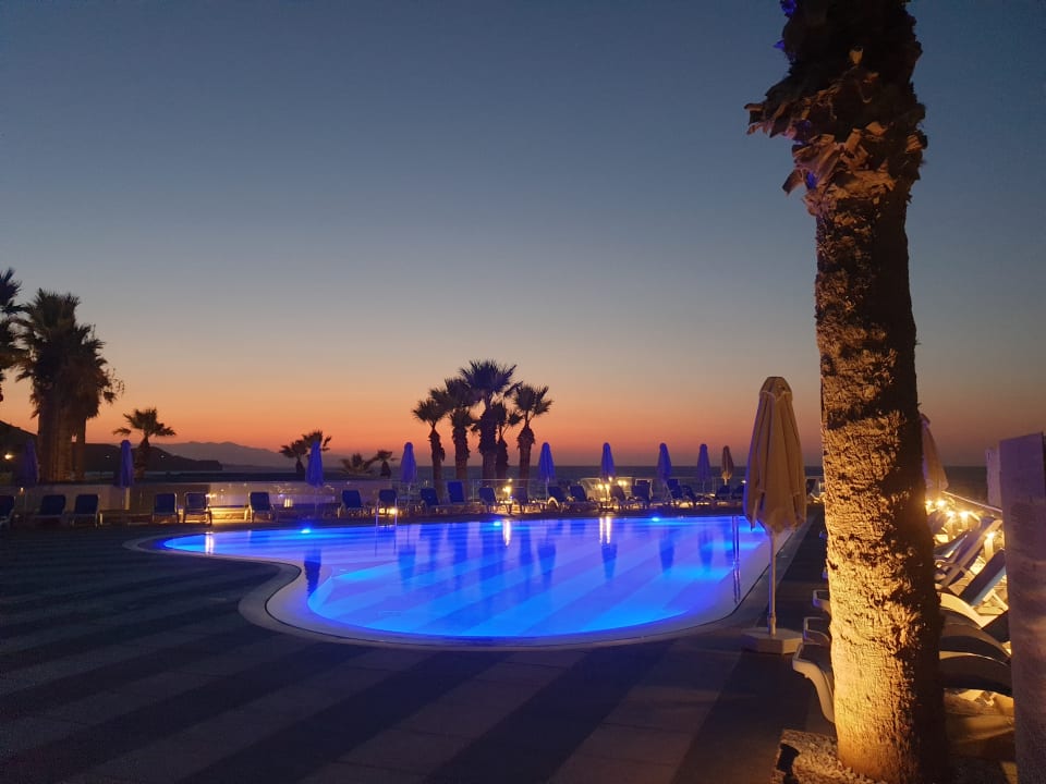 Pool Arina Beach Resort