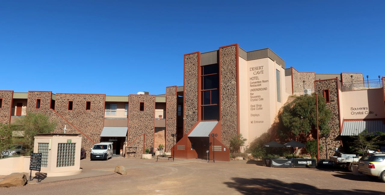 Außenansicht Desert Cave Hotel