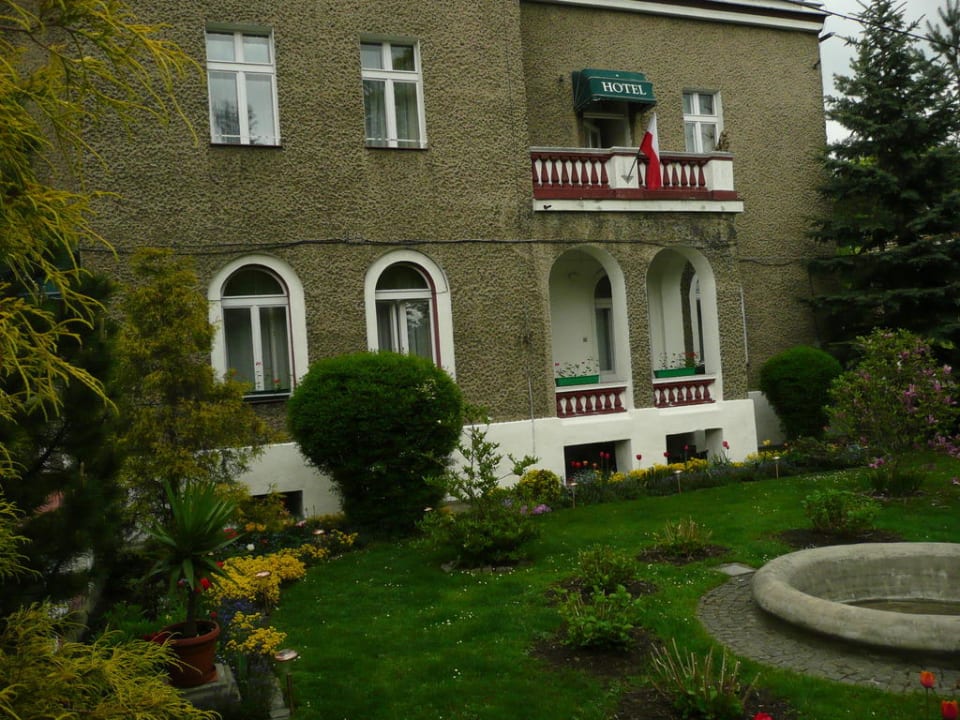 Fronton budynku Hotel Korona