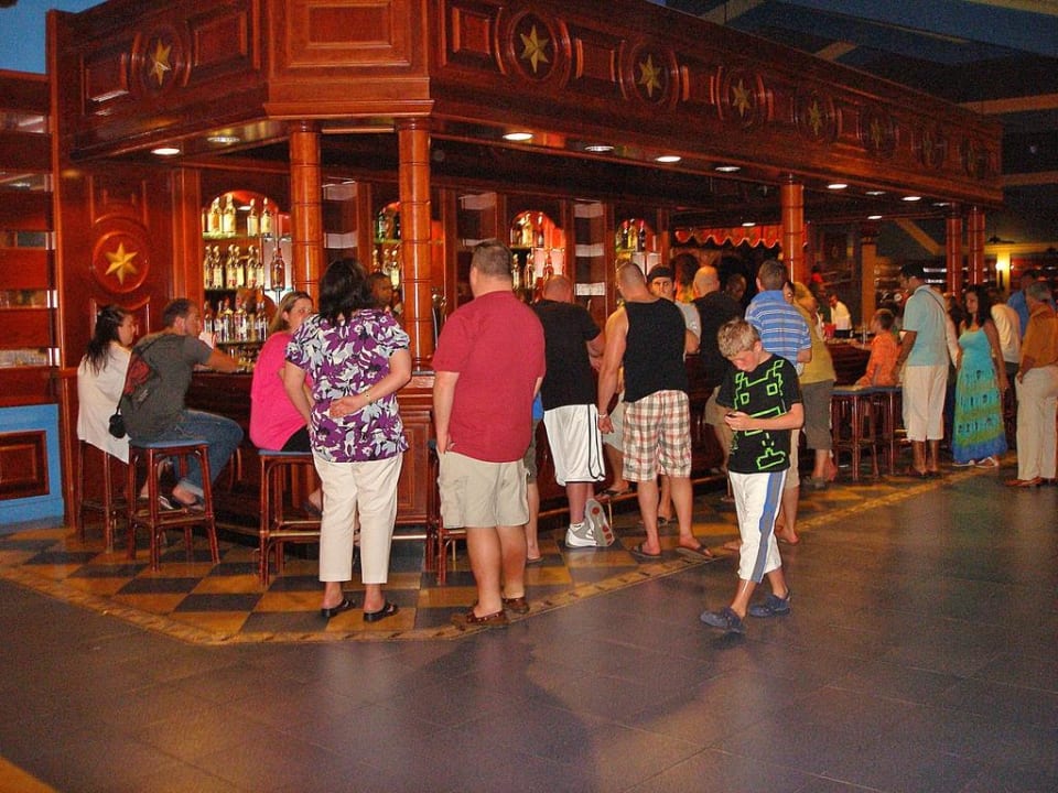 Bar am Abend Hotel Riu Ocho Rios
