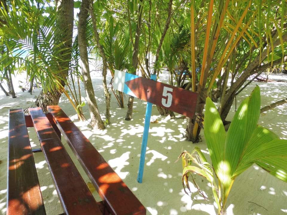 Exit 5  Anfang Nov verwaist Filitheyo Island Resort
