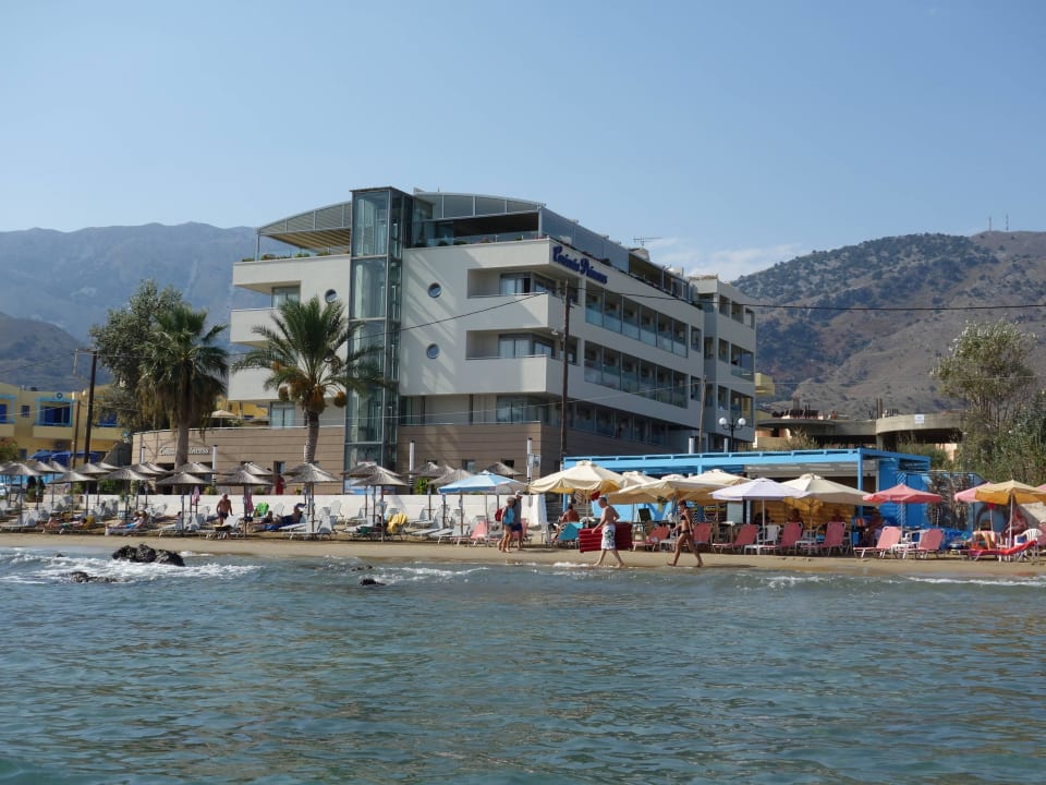 Blick vom Meer aufs Hotel Hotel Corissia Princess