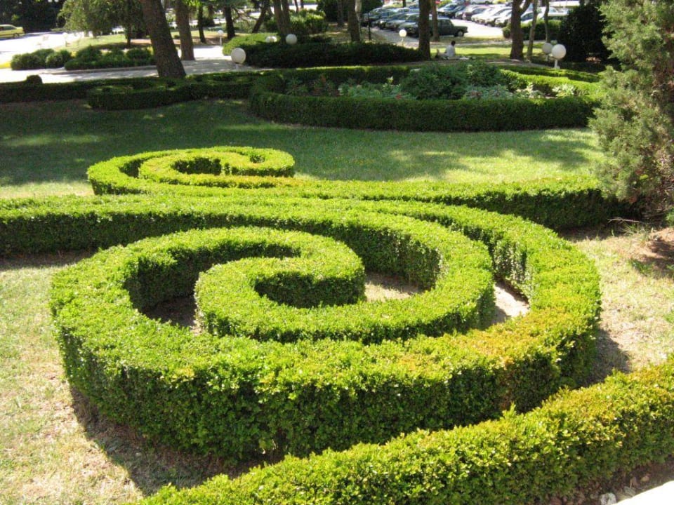 Gärtnerarbeit Hotel Althea