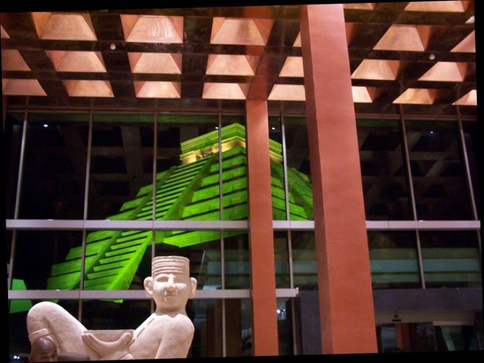 Maya-Pyramide in grün Iberostar Selection Paraiso Maya Suites