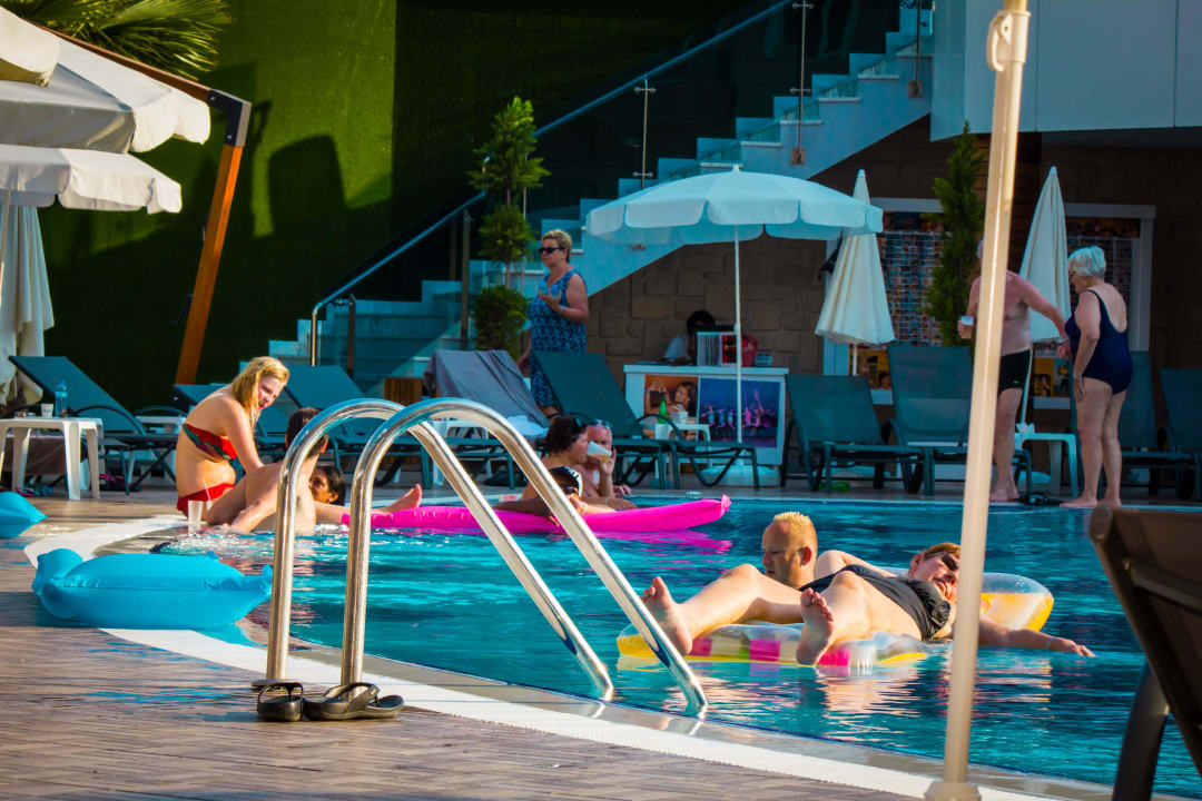 Pool Sunprime C-Lounge