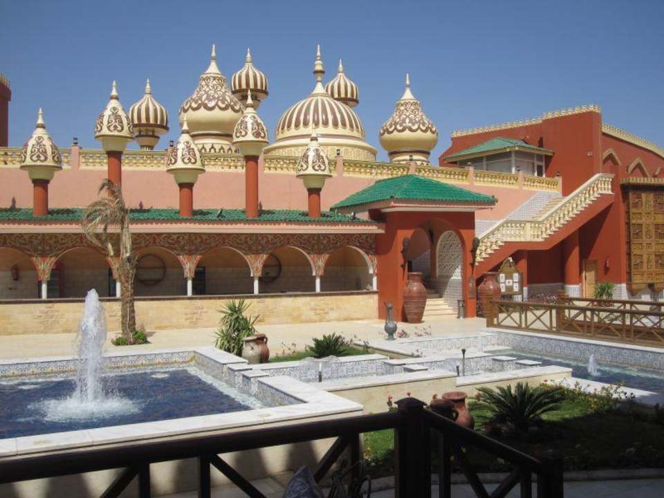 Der Piazza  Pickalbatros Alf Leila Wa Leila Resort - Neverland Hurghada