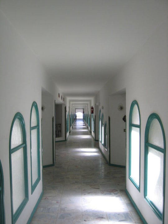 Die Gänge zu den Zimmern Arabia Azur Resort