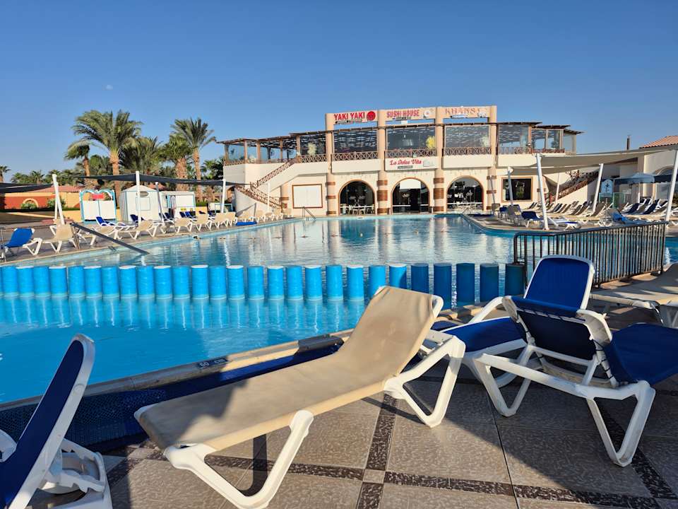 Pool Aladdin Beach Resort