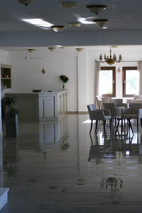 Lobby Hotel Geranion Village