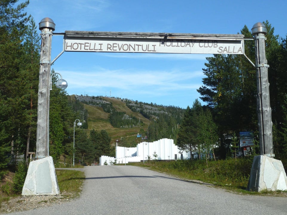 Blick von der Straße aus Hotel Revontuli