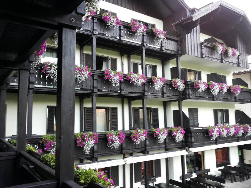 Blick in den Innenhof Hotel Lindwurm